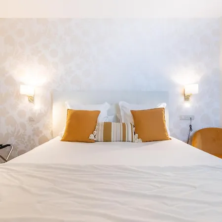 Hotel Echappee En Baie - Parking Prive Gratuit Dont Forfaits Bornes Electriques Reservable