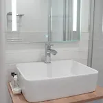 échappée En Baie - Parking Privé Gratuit Dont Forfaits Bornes électriques Réservable
