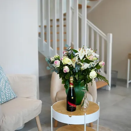 échappée En Baie - Parking Privé Gratuit Hotel *