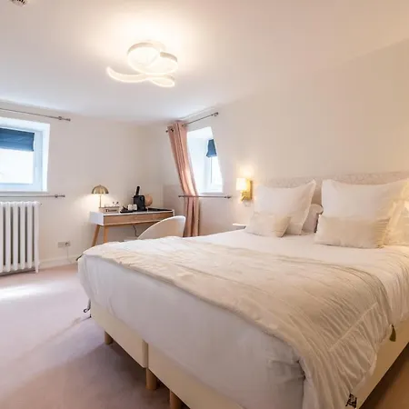 Hotel Echappee En Baie - Climatisees -parking Prive Gratuit Dont Forfaits Bornes Electriques Reservable